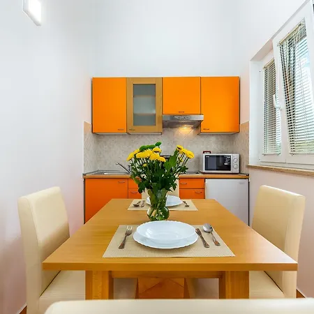 Apartments Nada Rovinj Exterior photo