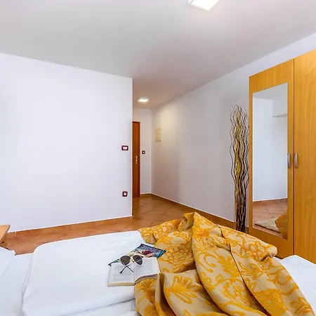 Apartments Nada Rovinj Exterior photo