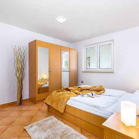 Apartments Nada Rovinj Exterior photo