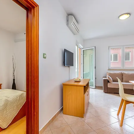 Apartments Nada Rovinj Exterior photo
