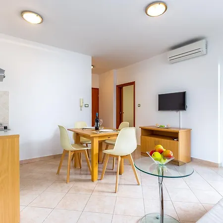 Apartments Nada Rovinj Exterior photo